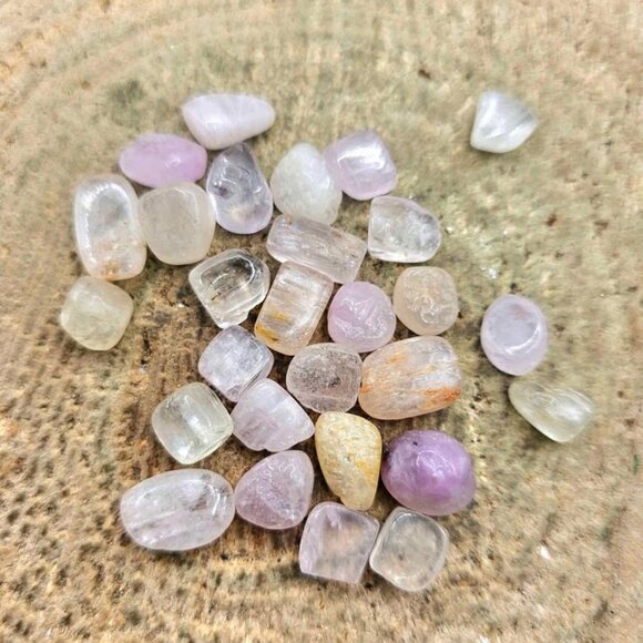 A Bottle Of Nature Kunzite Polished Stone Chips - Picture 6 of 6